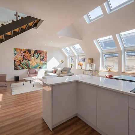 Luxury 3 Bedroom, 3 Bathroom Loft With Terrace At Opera * Budapest