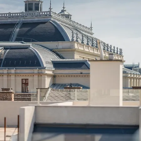 Luxury 3 Bedroom, 3 Bathroom Loft With Terrace At Opera Budapesta