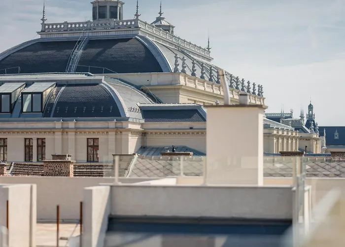 Luxury 3 Bedroom, 3 Bathroom Loft With Terrace At Opera Budapest