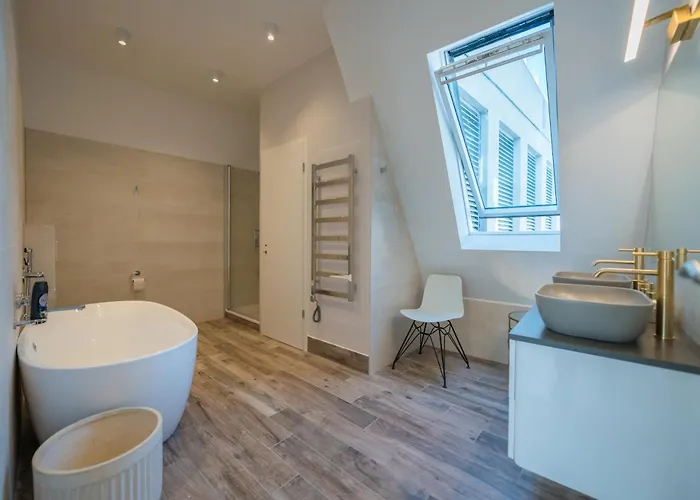 Luxury 3 Bedroom, 3 Bathroom Loft With Terrace At Opera Apartment Budapest