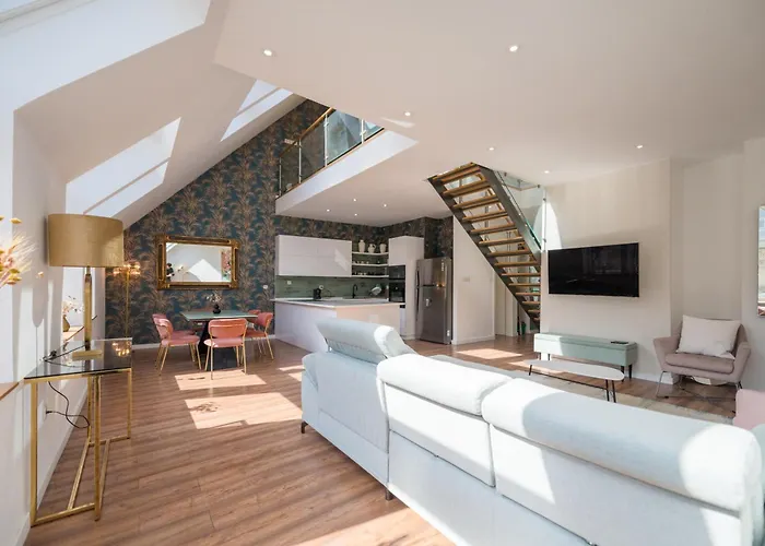 Luxury 3 Bedroom, 3 Bathroom Loft With Terrace At Opera Apartment