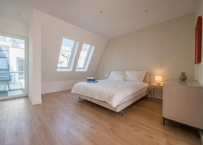 Luxury 3 Bedroom, 3 Bathroom Loft With Terrace At Opera Apartment *