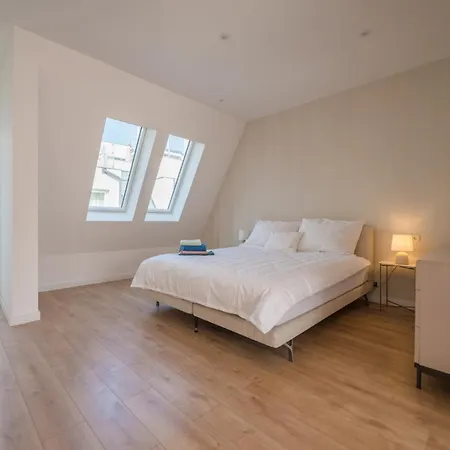 Luxury 3 Bedroom, 3 Bathroom Loft With Terrace At Opera Apartmán *